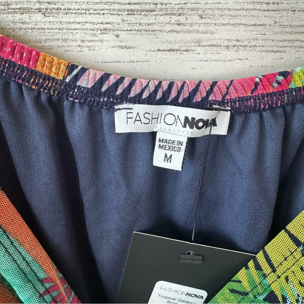 NWT FASHION NOVA Tropical Getaway Romper Off Shoulder Split Sleeve Colorful M - Picture 10 of 12